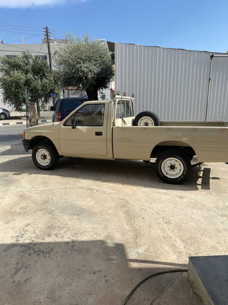 1989 Isuzu Pick-up 2,4L 1989 Cyprus