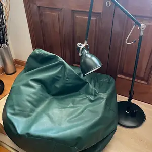 Ikea pouf & green floor lamp, Επαρχία Λευκωσίας — Αγλαντζιά