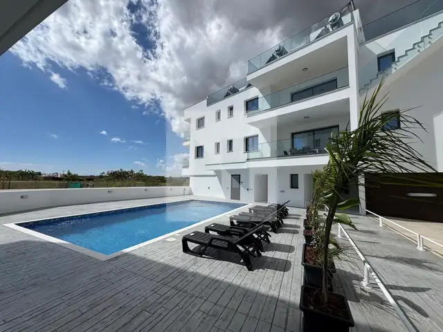 3-bedroom penthouse to rent, Larnaca — Livadia Larnakas