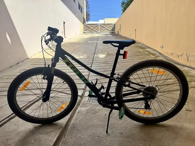 Trek for children - preacliber 24 / 8-speed, Επαρχία Λευκωσίας — Στρόβολος - Χρυσελεούσα