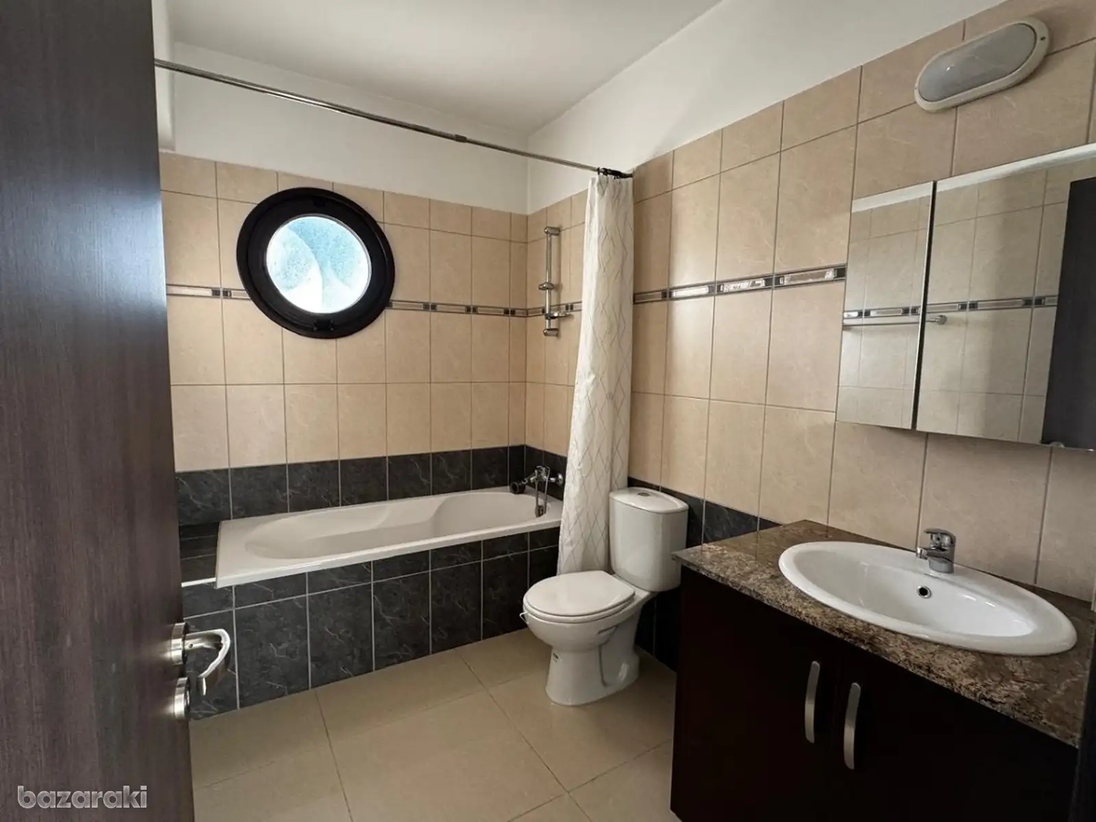 House, 3 bedrooms — 13