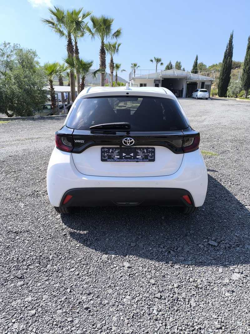 2022 Toyota Yaris 1,5L 2022 Cyprus