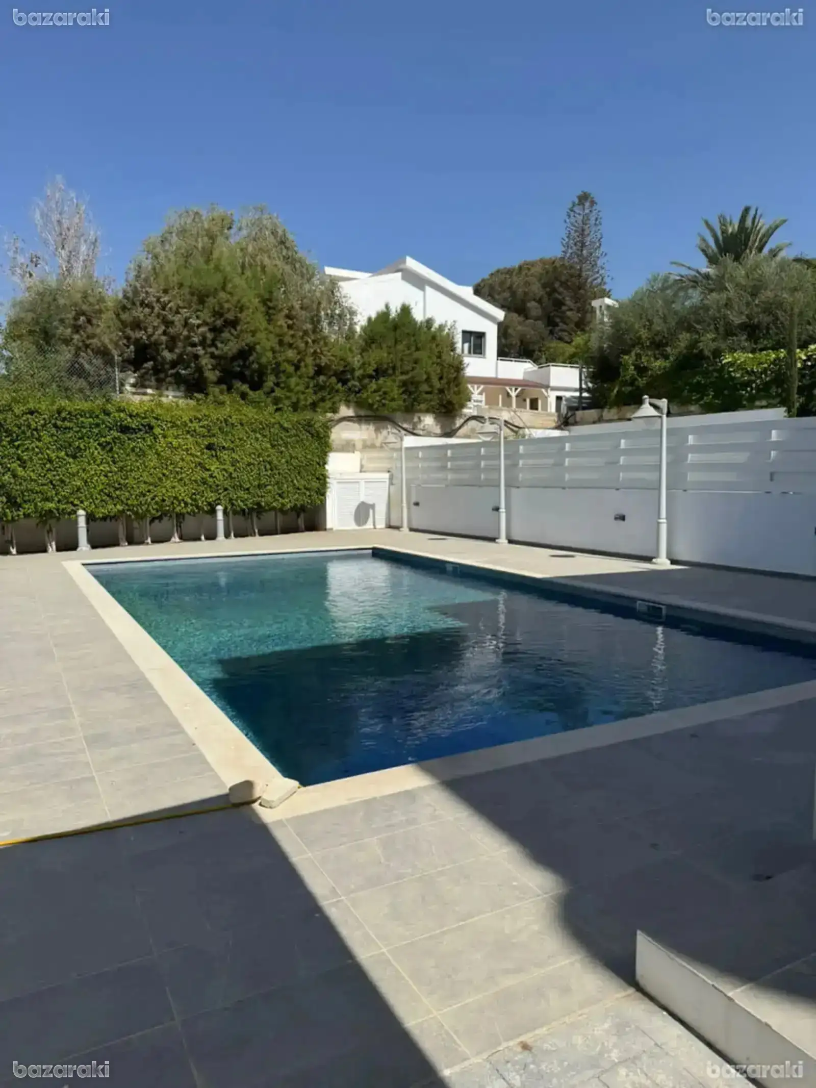 House, 6 bedrooms — 2