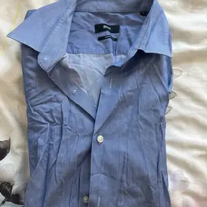 Hugo boss tailored slim fit shirt blue stripes size 42, Limassol — Limassol - Mesa Geitonia