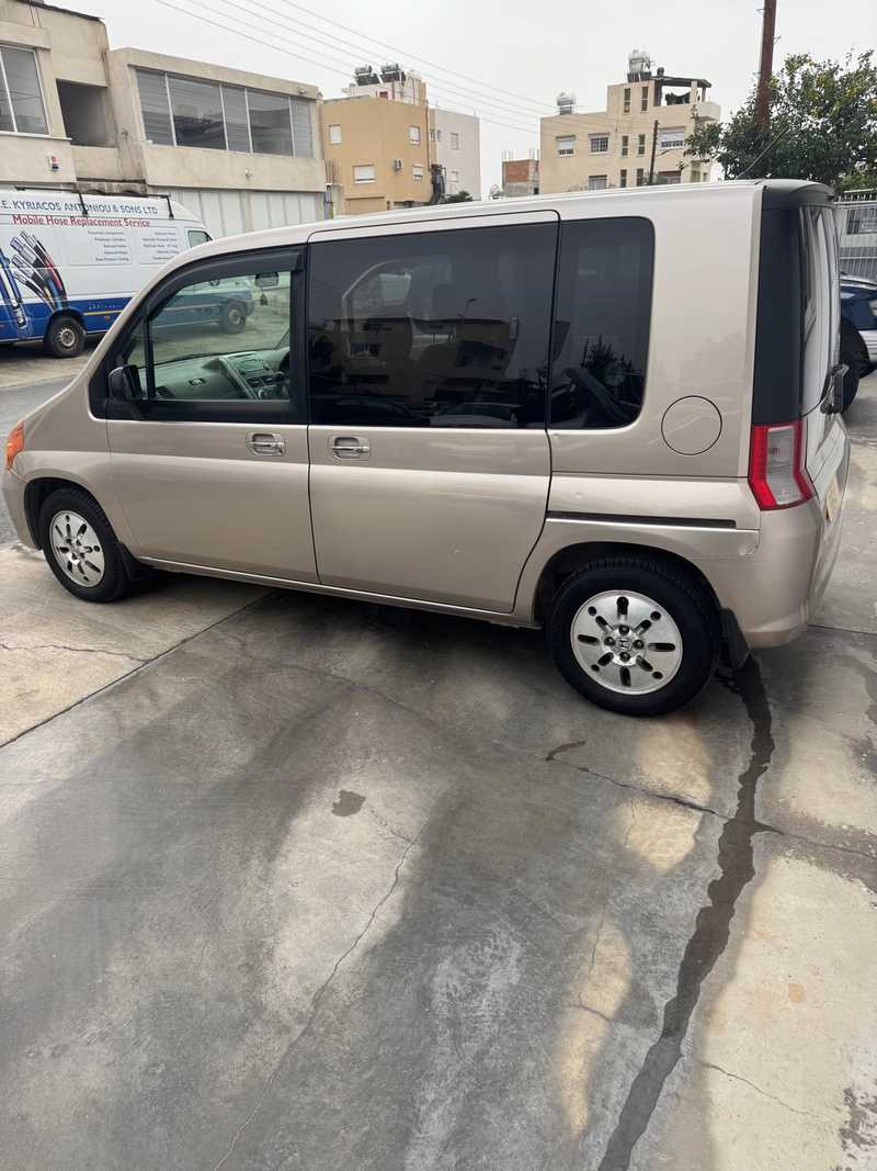Honda Mobilio 1,5L 2002