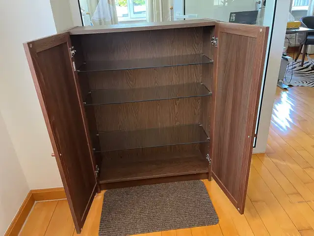 Storage cabinet with adjustable glass shelves, Επαρχία Λευκωσίας — Αγλαντζιά