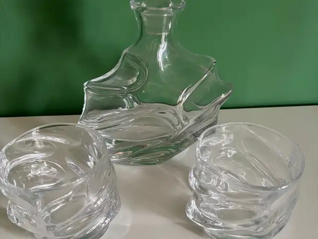 Kanars crystal whisky decanter set + 4 glasses boxed, Επαρχία Λεμεσού — Ύψωνας