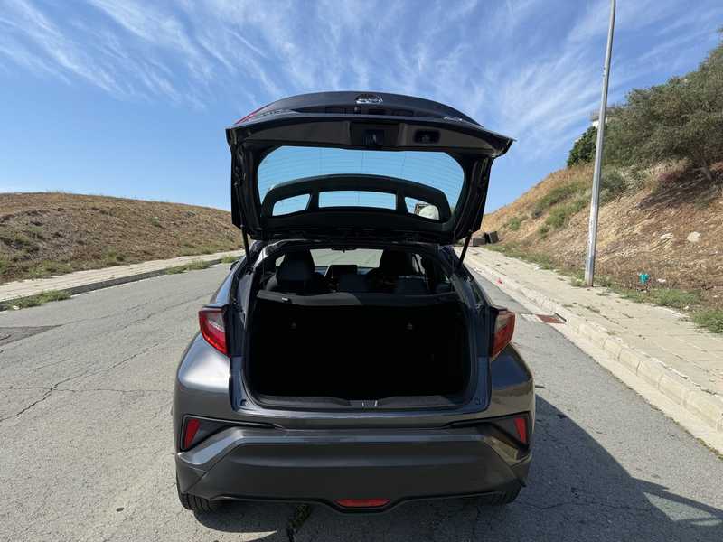 2021 Toyota C-HR 1,8L 2021 Cyprus