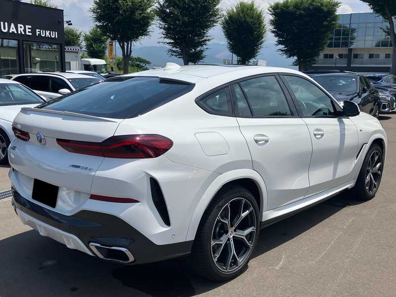 2022 BMW X6 3,0L 2022 Cyprus