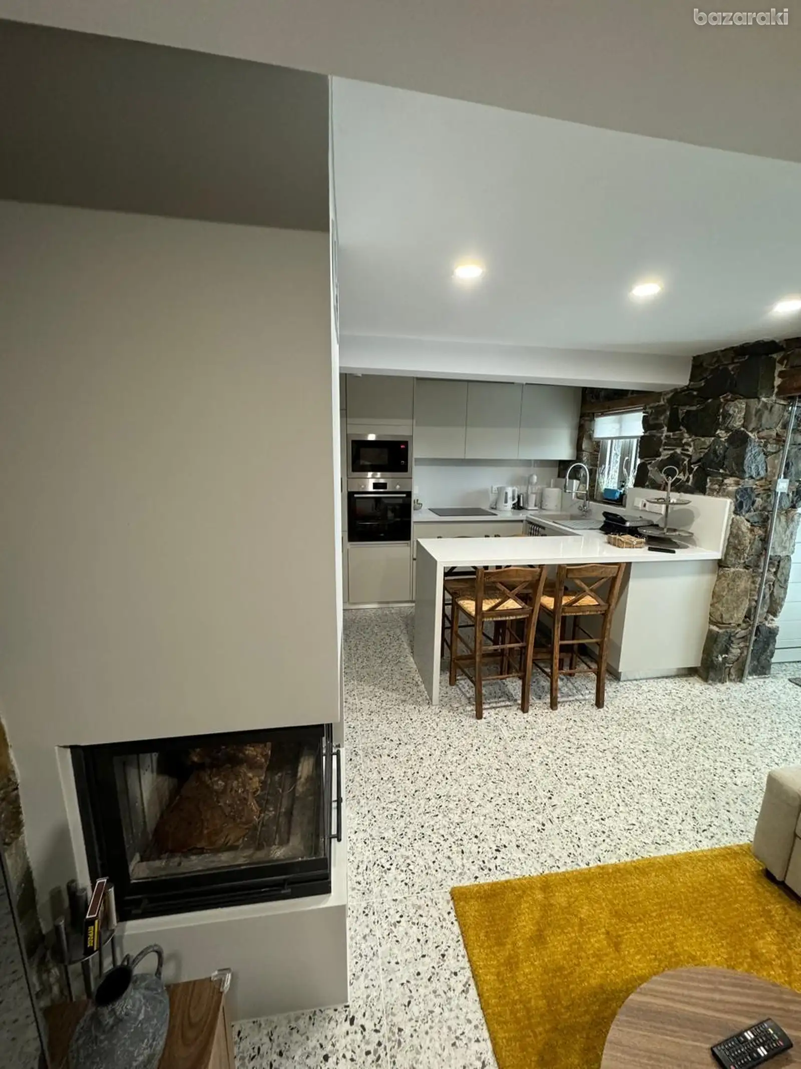 House, 2 bedrooms — 2