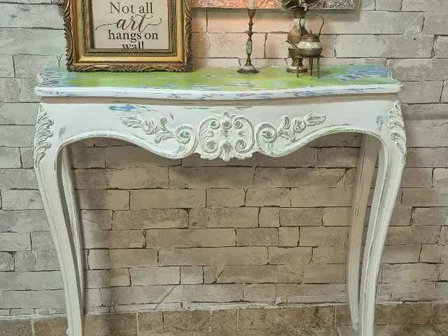 Vintage carved console table with artistic shabby chic finish. Σκαλιστή κονσόλα, Larnaca — Larnaka - Agioi Anargyroi II