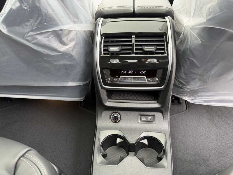 2025 BMW X7 3,0L 2025 Cyprus