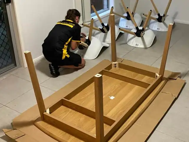 Carpenter for collect wood and fix, Επαρχία Λεμεσού — Καντού