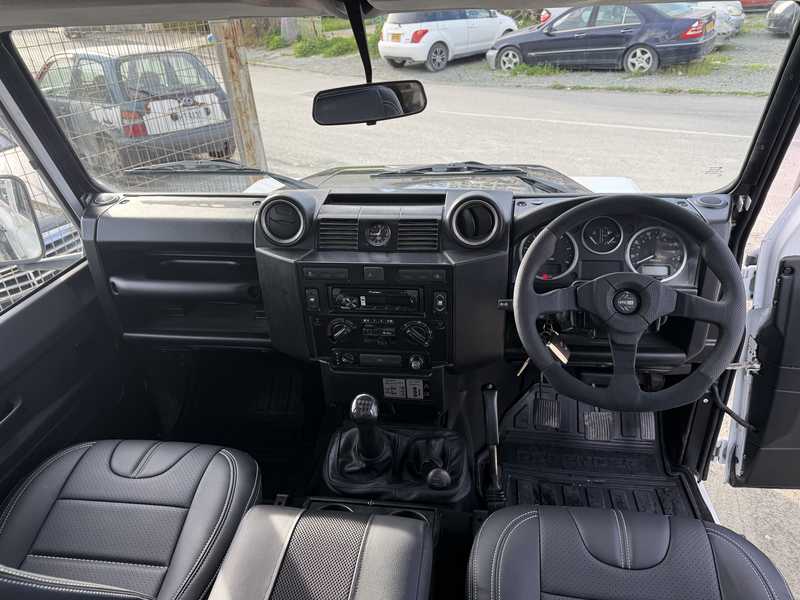 2015 Land Rover Defender 2,2L 2015 Cyprus
