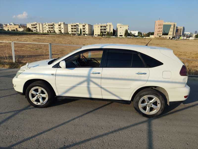 2005 Toyota Harrier 3,0L 2005 Cyprus