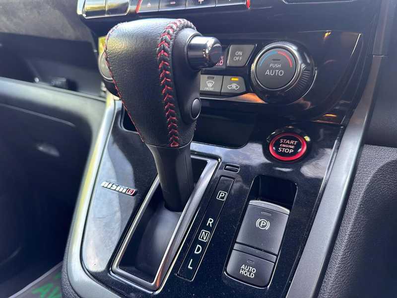 2020 Nissan Serena 2,0L 2020 Cyprus
