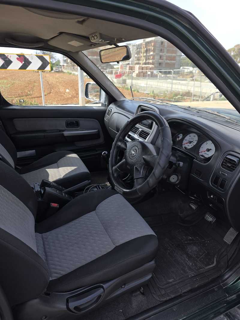 2005 Nissan Navara 2,5L 2005 Cyprus