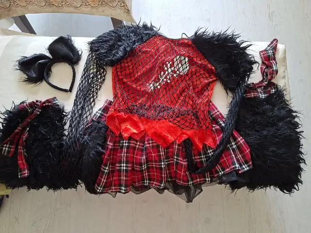 Carnival or New Year's clothing and accessories, Limassol — Limassol - Neapolis