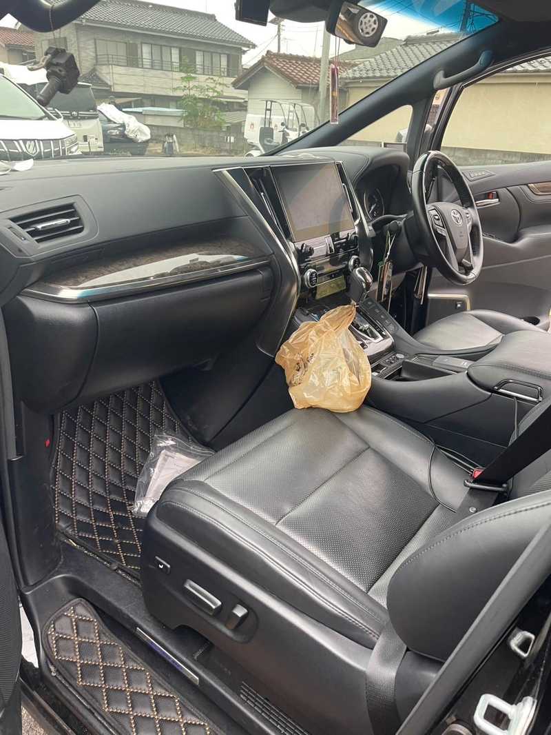 2022 Toyota Alphard 2,5L 2022 Cyprus