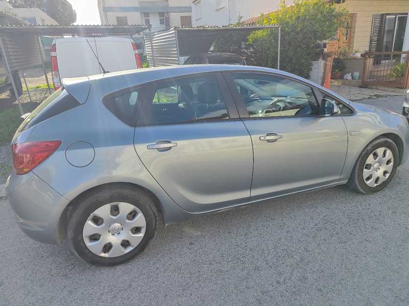 2010 Opel, Vauxhall Astra 1,6L 2010 Cyprus