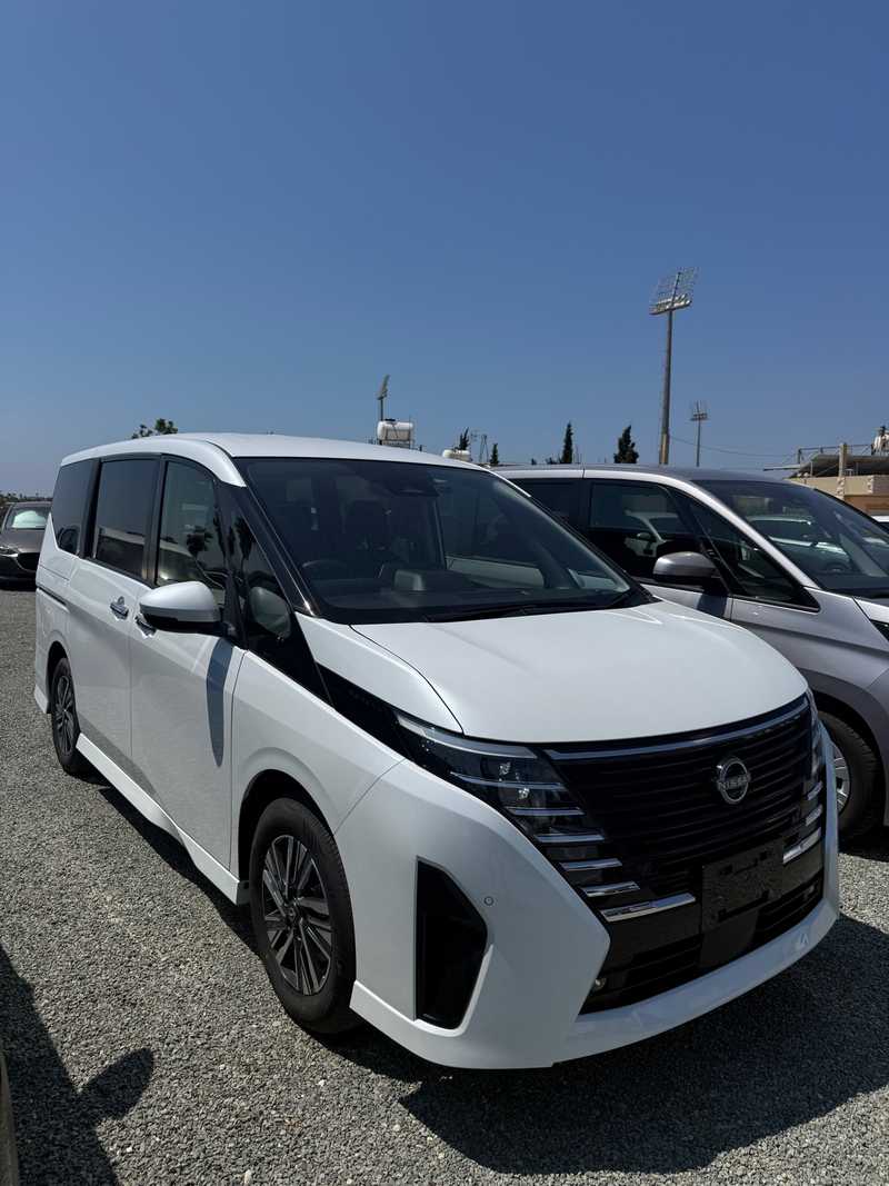 Nissan Serena 2,0L 2025