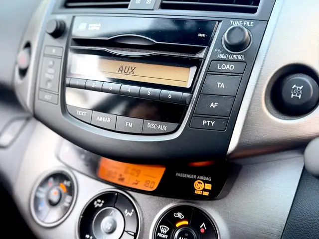 Toyota RAV4 2,0L 2010, Larnaca — Oroklini Tourist Area - 11