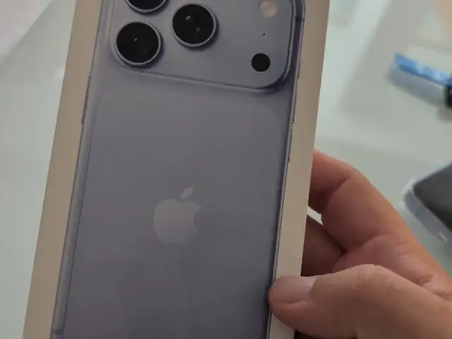 Iphone 18 pro 256GB Glacier, Larnaca — Larnaka - Finikoudes