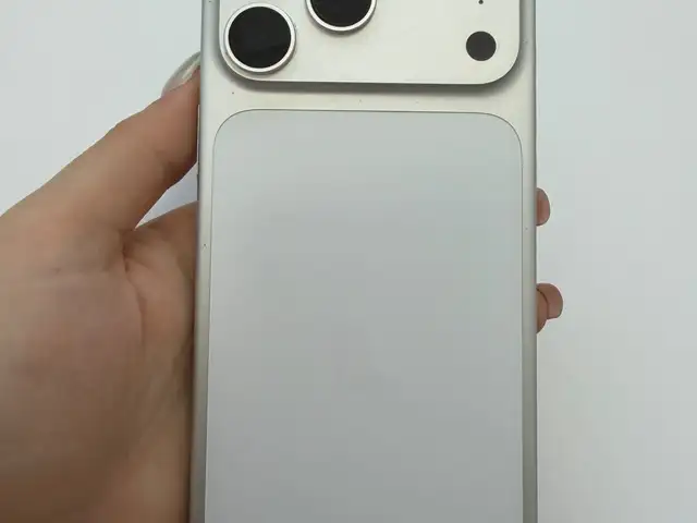 Iphone 17 pro max 256gb silver, Επαρχία Λάρνακας — Αραδίππου - Άγιος Φανούριος