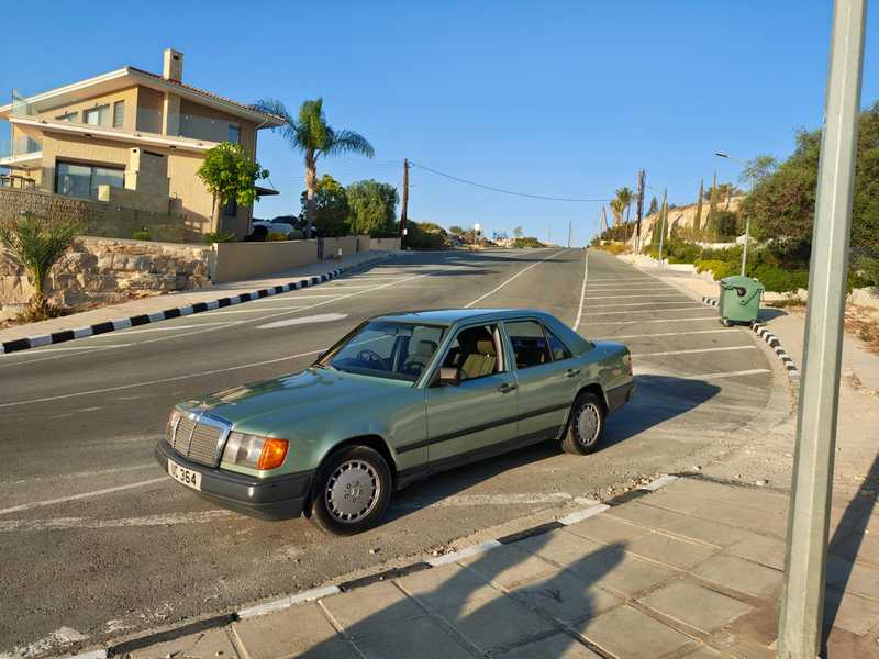 1987 Mercedes-Benz E-Class 2,0L 1987 Cyprus