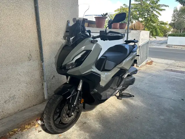 Honda adv 350, Επαρχία Λευκωσίας — Αγλαντζιά