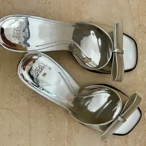 Zara women sandals in metallic silver, Paphos — Agios Georgios