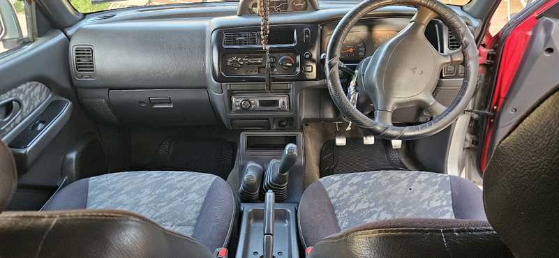 2001 Mitsubishi L200 2,5L 2001 Cyprus