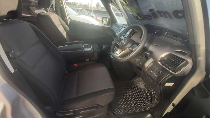 2021 Nissan Serena 2,0L 2021 Cyprus