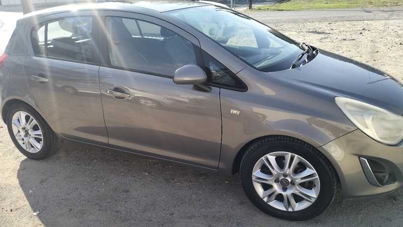 2011 Opel, Vauxhall Corsa 1,4L 2011 Cyprus
