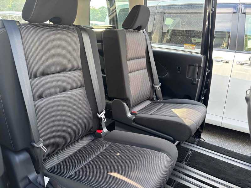 2022 Nissan Serena 2,0L 2022 Cyprus