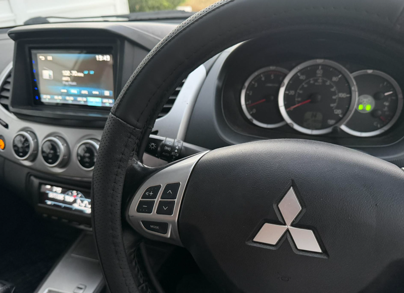 2014 Mitsubishi L200 2,4L 2014 Cyprus