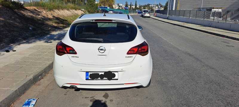 2010 Opel, Vauxhall Astra 1,6L 2010 Cyprus