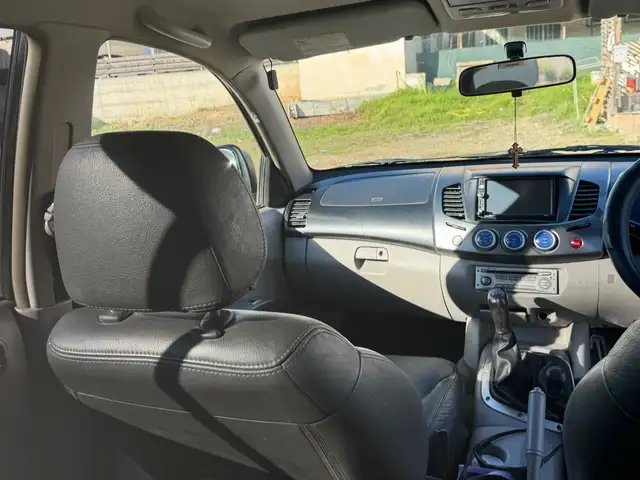 Mitsubishi L200