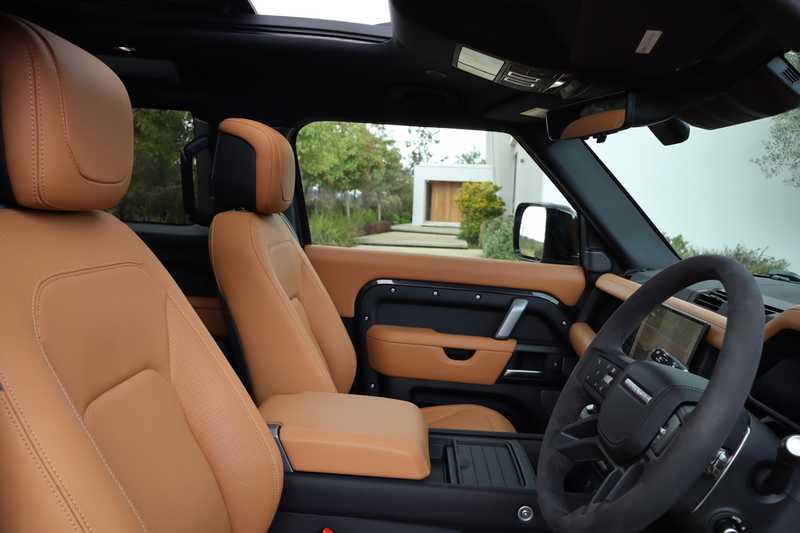 2024 Land Rover Defender 5,0L 2024 Cyprus