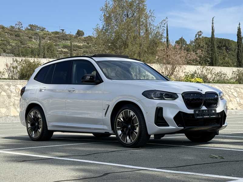 BMW iX3 Electric 2021
