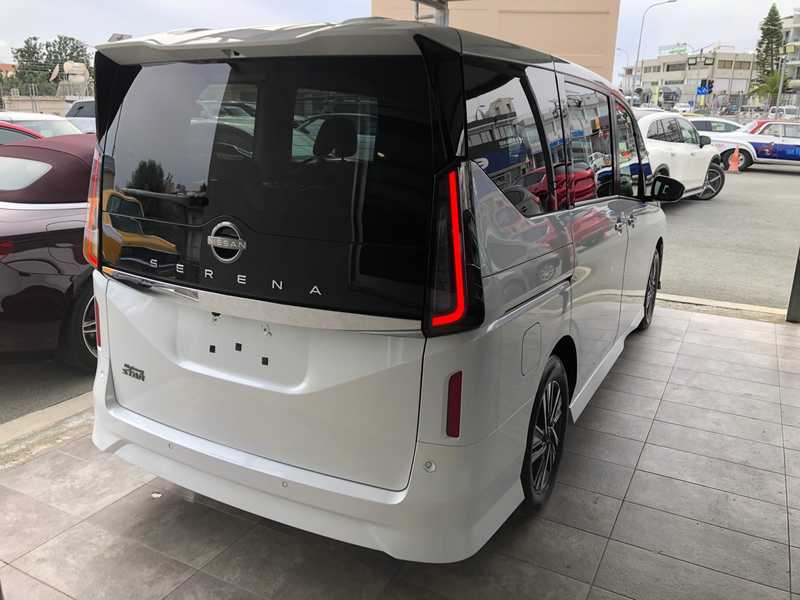 2023 Nissan Serena 2,0L 2023 Cyprus