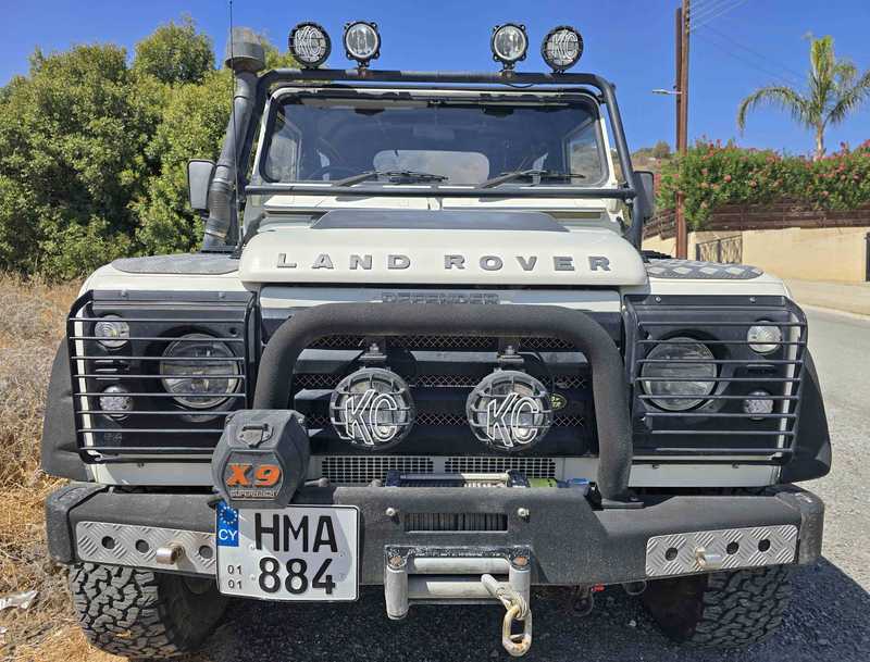 2001 Land Rover Defender 2,5L 2001 Cyprus