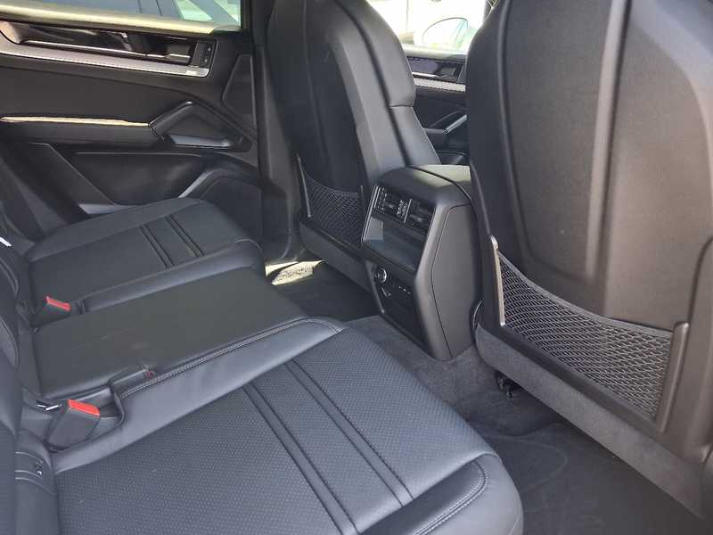 2025 Porsche Cayenne 3,0L 2025 Cyprus