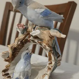 Beautiful vintage porcelain bird & baby, Επαρχία Αμμοχώστου — Παραλίμνι