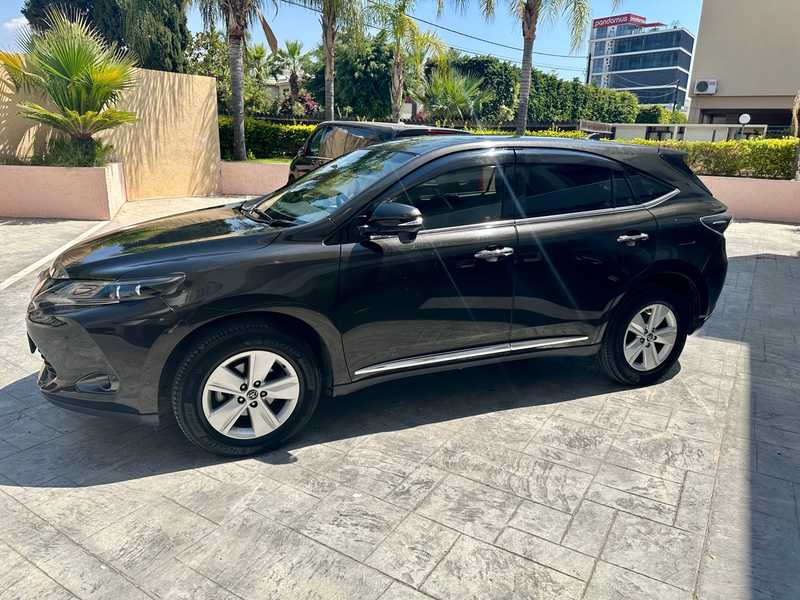 2017 Toyota Harrier 2,0L 2017 Cyprus