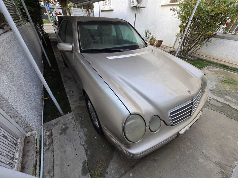 Mercedes-Benz E-Class 2,4L 1999
