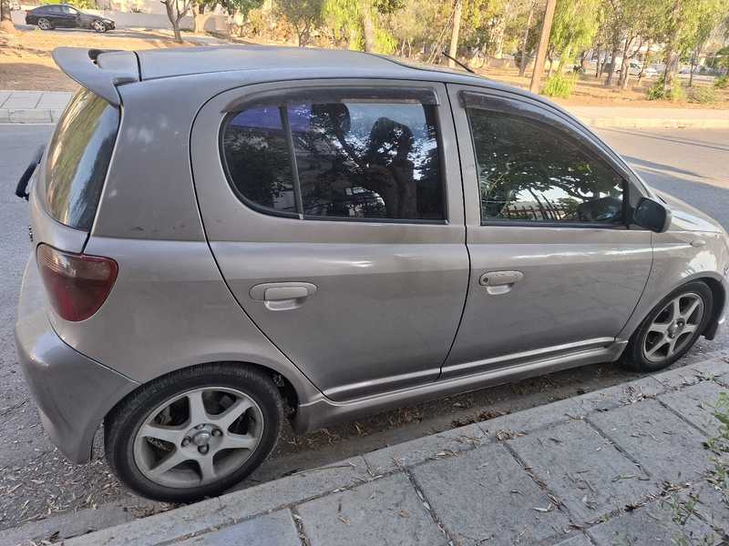 Toyota Vitz 1,5L 2001