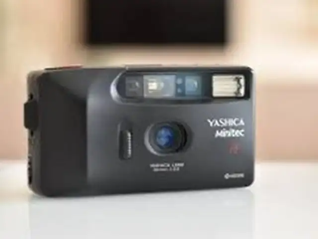 Retro 1990s yashica micro elite af 35mm film camera-32 mf/3.5 coated tessar lens, Επαρχία Πάφου — Paphos - Άγιος Θεόδωρος