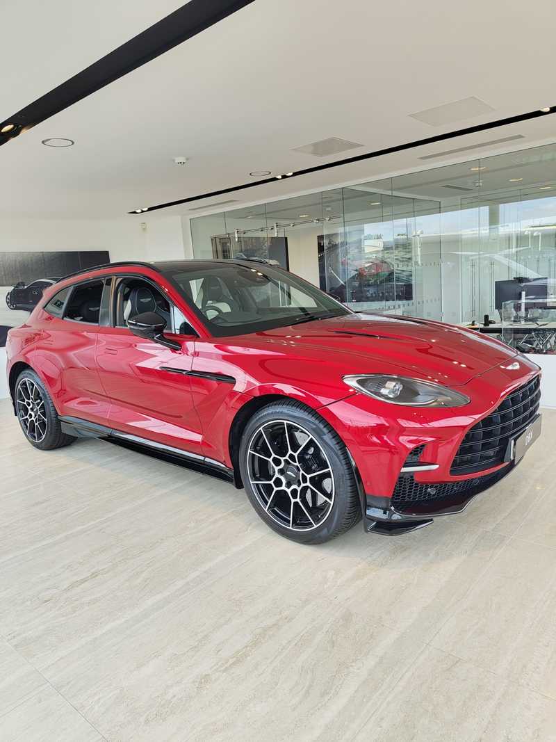 Aston Martin DBX 4,0L 2025