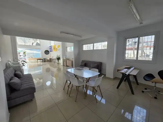 Prime ground-floor showroom space in katholiki, Limassol — Limassol - Katholiki